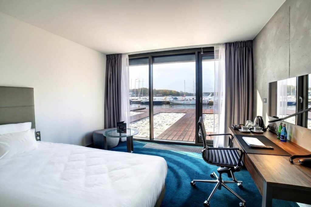 zasłony i firany z atestem hotel Przystań w Olsztynie