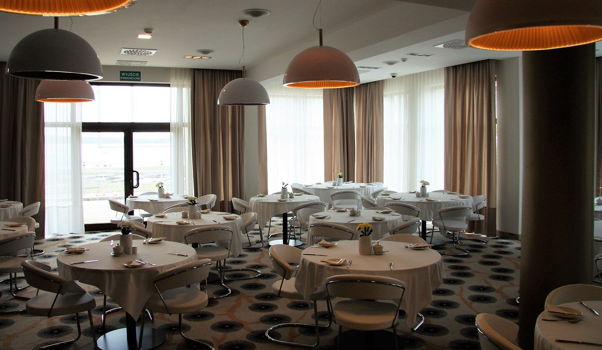 zasłony w restauracji w Ostródzie
