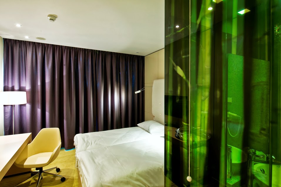 zasłony zaciemniające do hotelu, uszyte na fleksach