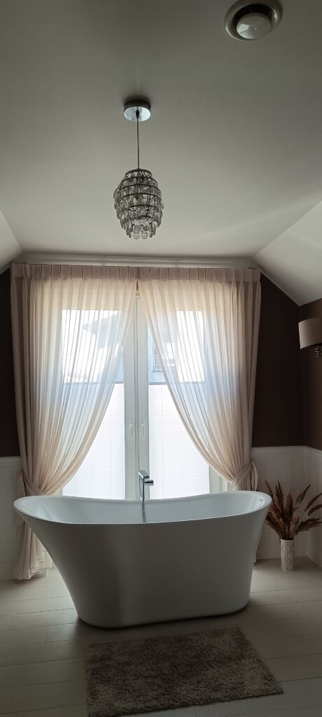 firany na wymiar do salonu kąpielowego